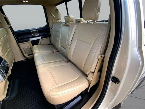 Used 2017 Ford F250 Lariat w/ Lariat Ultimate Package AWD/4WD image 18