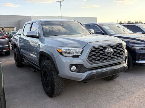 Used 2020 Toyota Tacoma TRD Off-Road w/ Technology Package AWD/4WD image 4