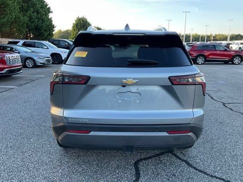 Used 2025 Chevrolet Equinox LT w/ Convenience Package II FWD image 6