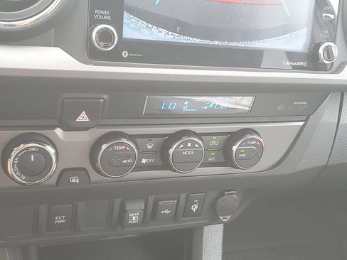 Certified 2023 Toyota Tacoma TRD Off-Road AWD/4WD image 28