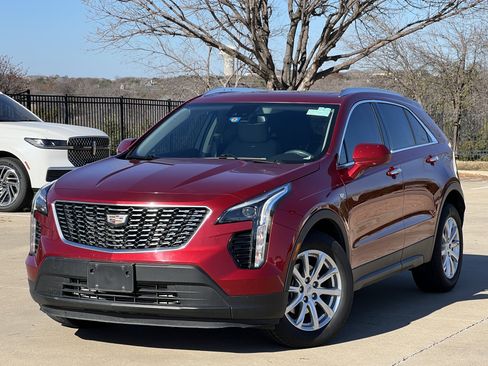 Used 2021 Cadillac XT4 Luxury w/ Cold Weather Package image 18