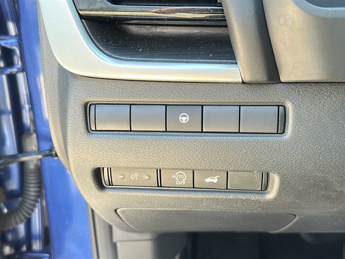 Certified 2023 Nissan Rogue Platinum AWD/4WD image 14