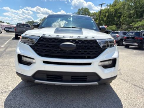 Used 2020 Ford Explorer Limited AWD/4WD image 2