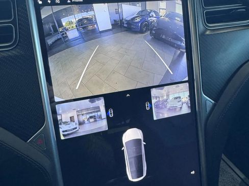 Used 2017 Tesla Model X 75D image 32