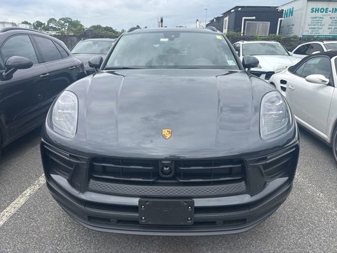 Certified 2026 Porsche Macan AWD/4WD image 4
