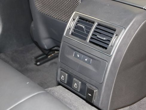 Used 2024 Jaguar XF R-Dynamic SE image 15