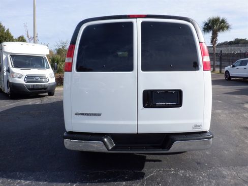 Used 2020 Chevrolet Express 3500 LT w/ LT Preferred Equipment Group image 4