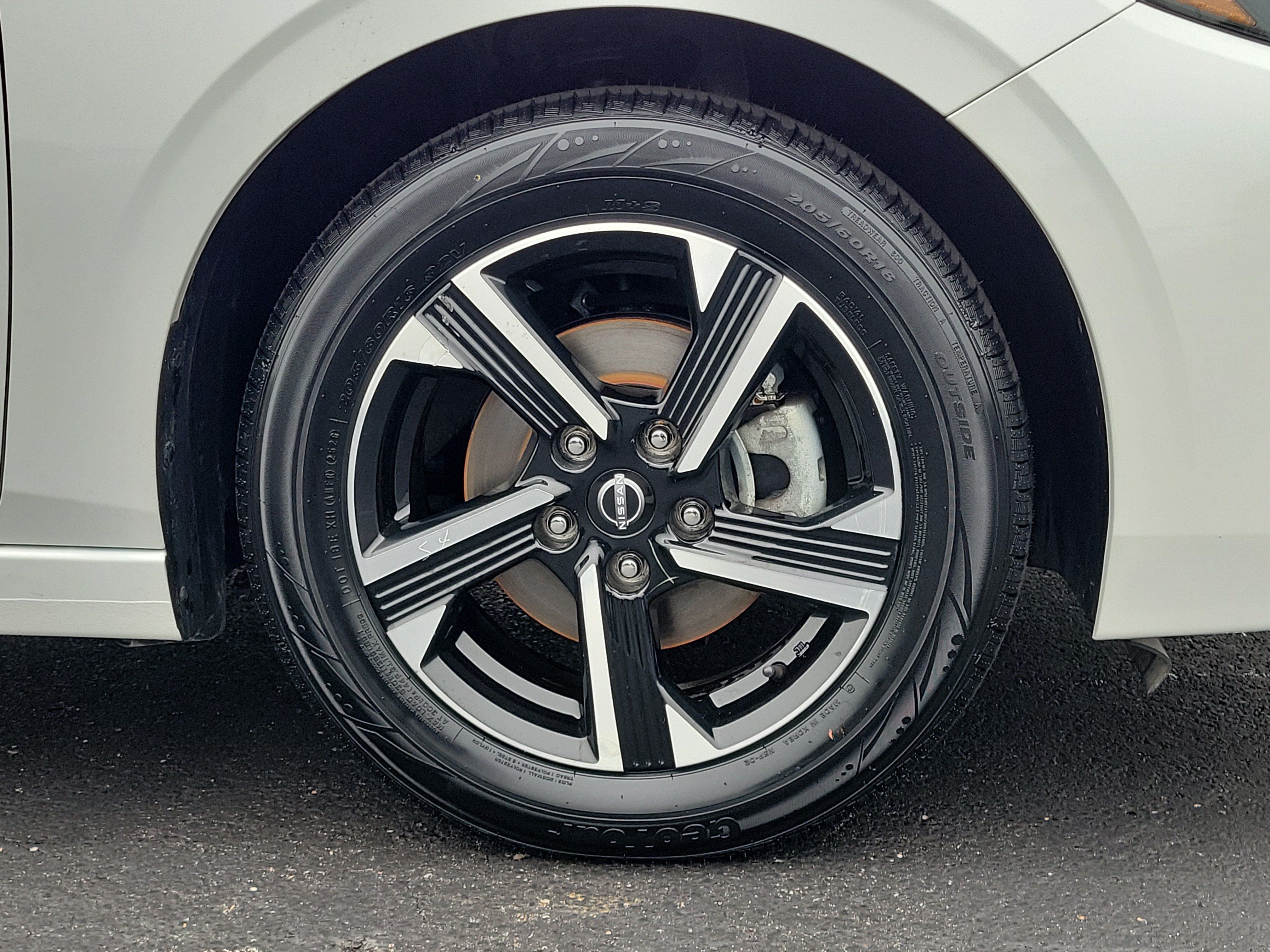 Certified 2025 Nissan Sentra SV FWD image 5