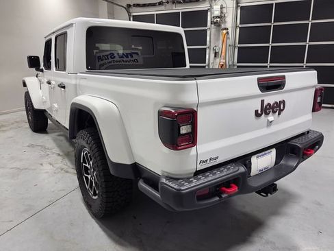 Used 2025 Jeep Gladiator Rubicon w/ Convenience Group AWD/4WD image 8