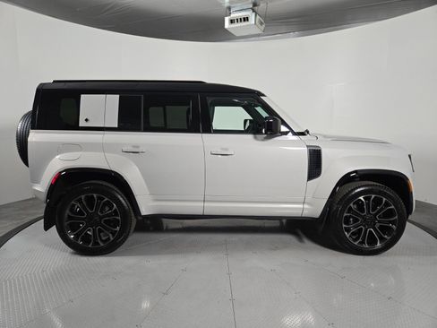 New 2026 Land Rover Defender 110 OCTA AWD/4WD image 6