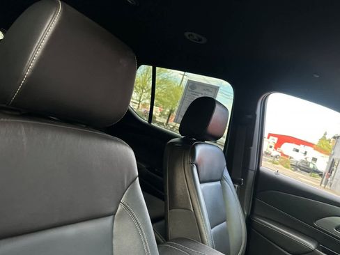 Used 2023 Chevrolet Traverse LT w/ LT Premium Package image 20