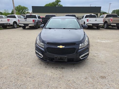 Used 2016 Chevrolet Cruze LT w/ Technology Package FWD image 7
