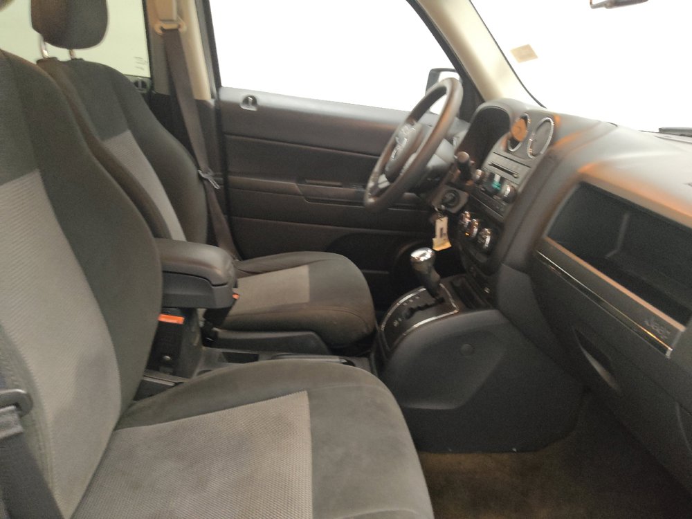 Used 2016 Jeep Patriot Sport w/ Power Value Group FWD image 21