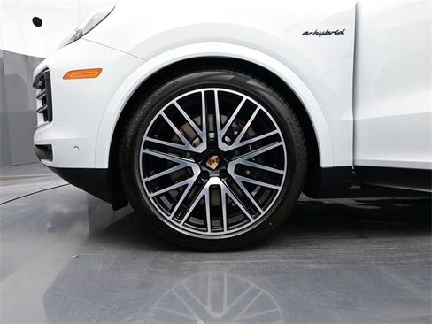New 2026 Porsche Cayenne E-Hybrid Coupe image 6