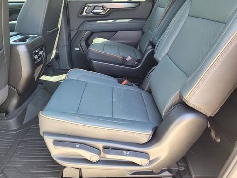 New 2026 GMC Yukon XL AT4 AWD/4WD image 25