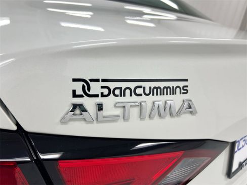 Used 2021 Nissan Altima 2.5 SR w/ SR Premium Package image 27