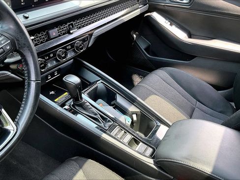 Used 2025 Honda Accord Sport image 15