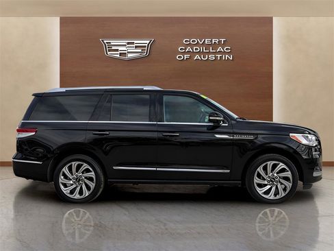 Used 2024 Lincoln Navigator Reserve image 5
