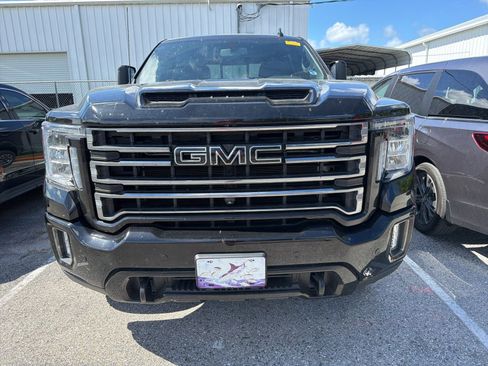 Used 2022 GMC Sierra 2500 AT4 w/ AT4 Preferred Package AWD/4WD image 3
