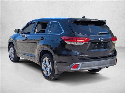 Used 2019 Toyota Highlander Limited image 3