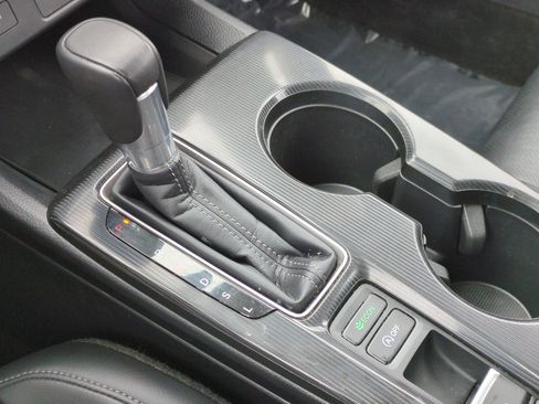 Used 2024 Honda Civic EX-L image 25