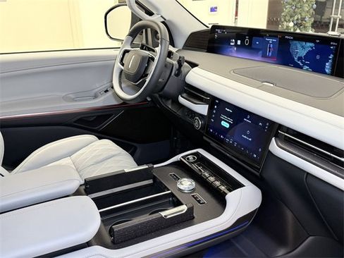 New 2025 Lincoln Navigator L Black Label w/ Black Label Special Edition image 11