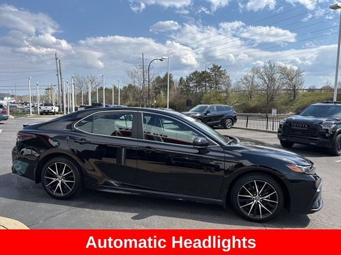 Certified 2023 Toyota Camry SE w/ Convenience Package image 9