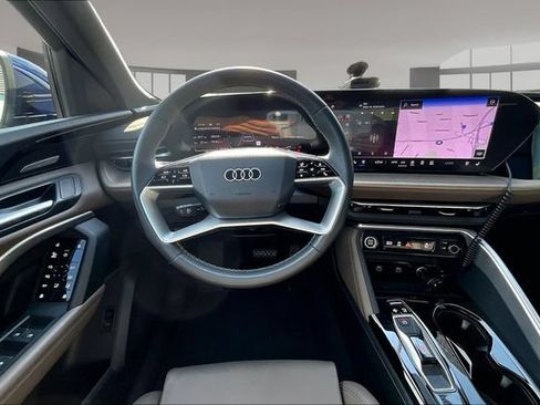 Used 2025 Audi Q5 Premium Plus w/ Premium Plus AWD/4WD image 8