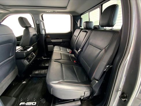 Certified 2022 Ford F150 Lariat w/ Equipment Group 502A High image 19