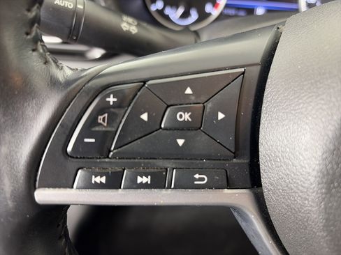 Used 2021 Nissan Sentra SV image 27