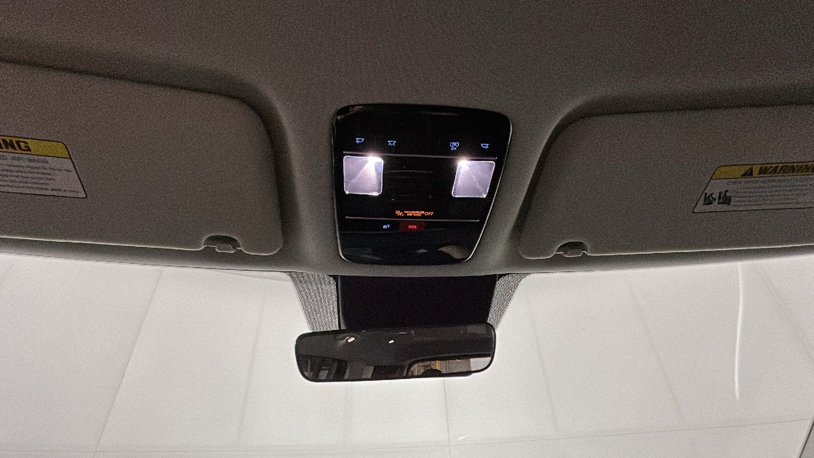 Used 2025 Hyundai Santa Fe SE FWD image 31