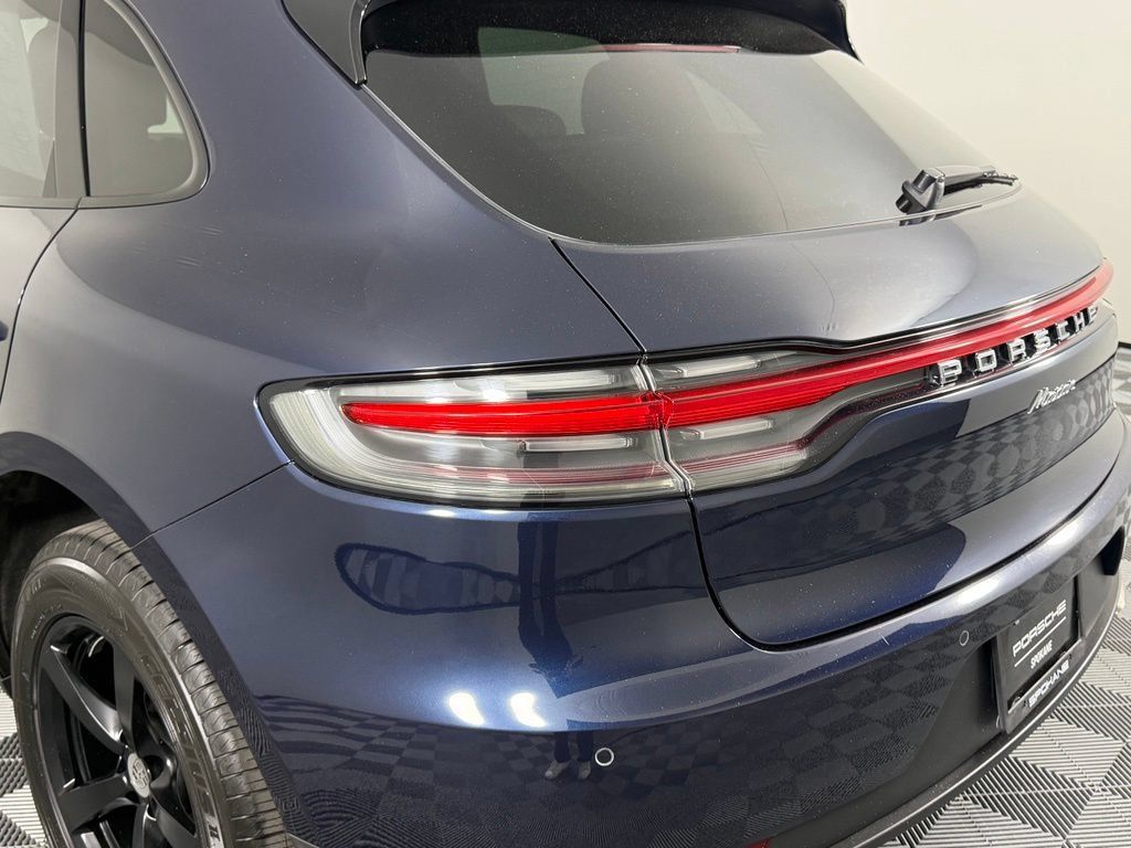 Certified 2021 Porsche Macan AWD/4WD image 12
