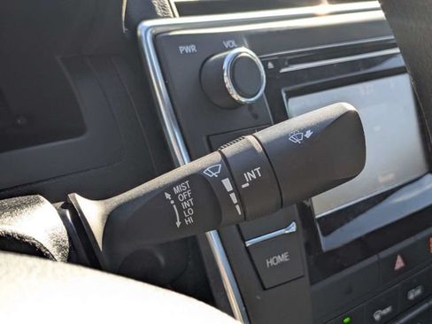 Used 2015 Toyota Camry LE FWD image 25