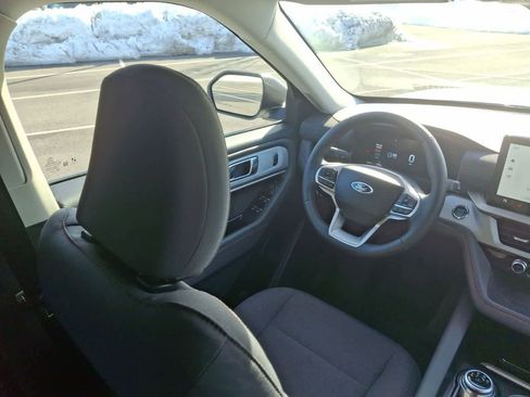 Used 2025 Ford Explorer Active image 15