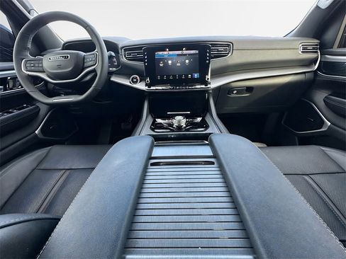 Certified 2024 Jeep Wagoneer Series II image 24