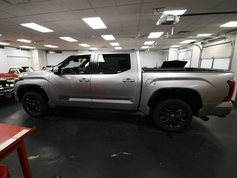 Used 2024 Toyota Tundra Platinum image 4