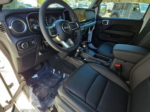 New 2026 Jeep Wrangler Unlimited Sahara AWD/4WD image 16