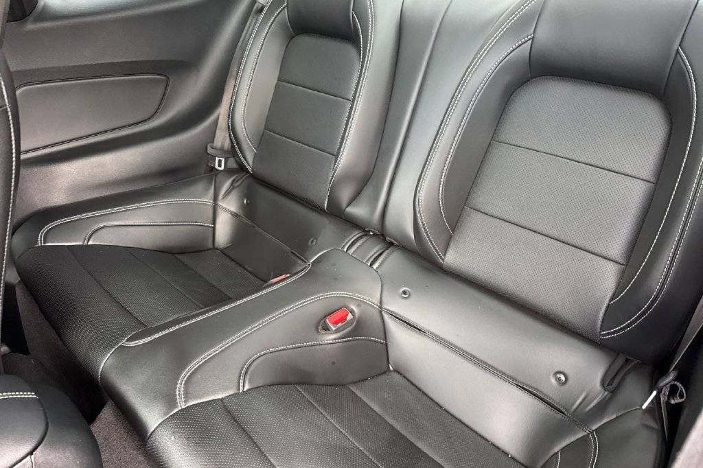 Used 2022 Ford Mustang Shelby GT500 w/ Technology Package RWD image 6