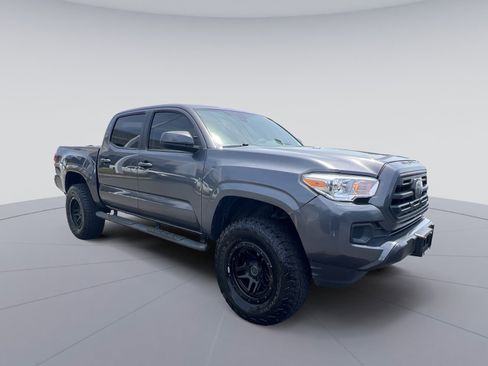 Used 2018 Toyota Tacoma SR w/ SR Convenience Package RWD image 11