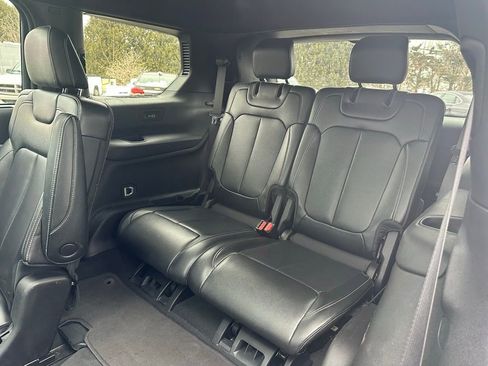 Used 2024 Jeep Grand Cherokee L Limited w/ Luxury Tech Group II image 29