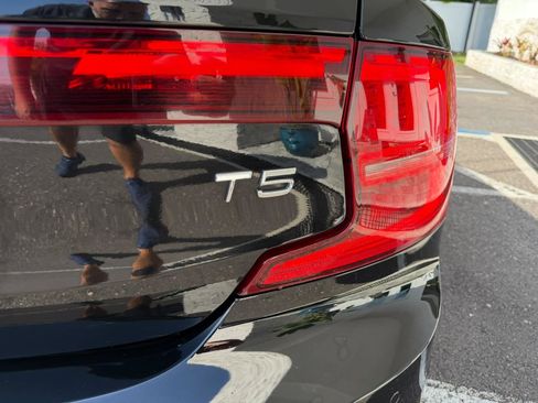 Used 2018 Volvo S90 T5 Momentum w/ Convenience Package FWD image 14
