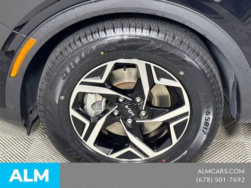 Used 2025 Kia Sportage LX FWD image 15