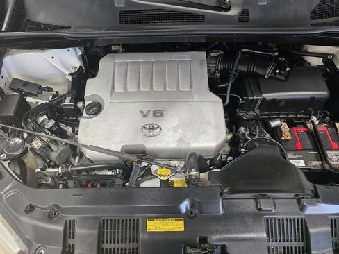 Used 2011 Toyota Highlander 2WD w/ Tow Pkg image 8