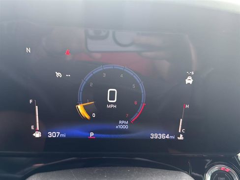 Used 2024 Chevrolet Trax RS FWD image 4
