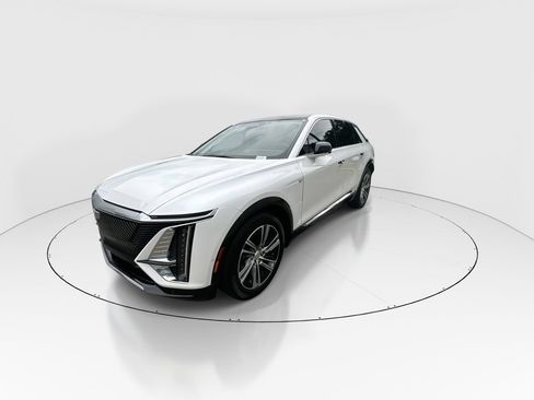 Used 2025 Cadillac Lyriq Luxury RWD image 4