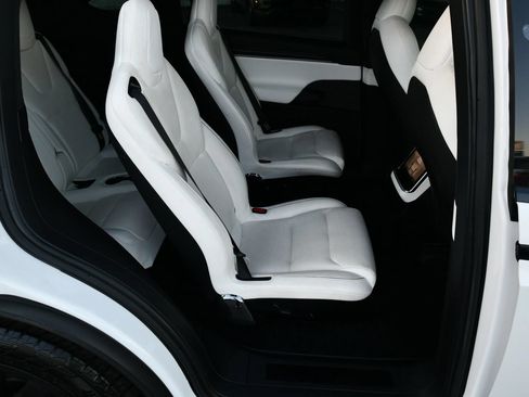 Used 2022 Tesla Model X Plaid AWD/4WD image 17