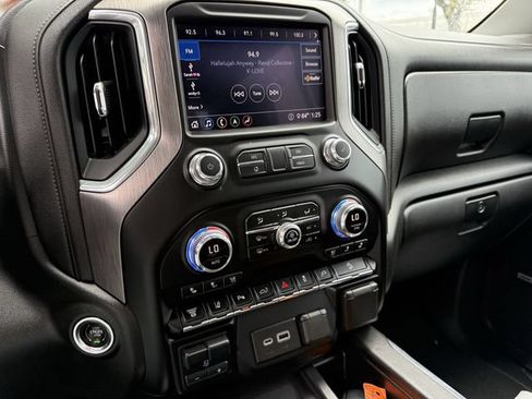 Used 2020 GMC Sierra 3500 Denali w/ Denali Ultimate Package AWD/4WD image 13