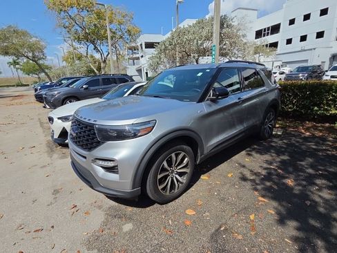 Used 2023 Ford Explorer ST-Line w/ Class IV Trailer Tow Package image 10