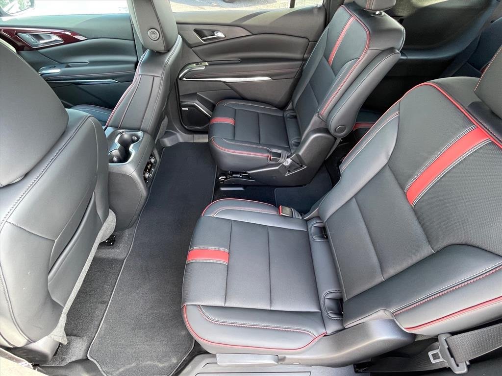 New 2027 Chevrolet Traverse RS FWD image 23
