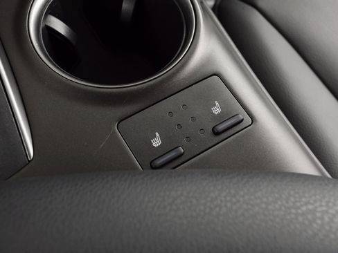 Used 2023 Toyota Camry SE image 19